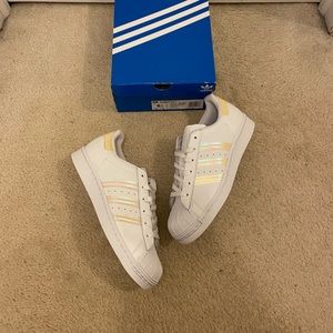 Adidas Superstar ‘Cloud Iridescent’ / Size 6.5M
